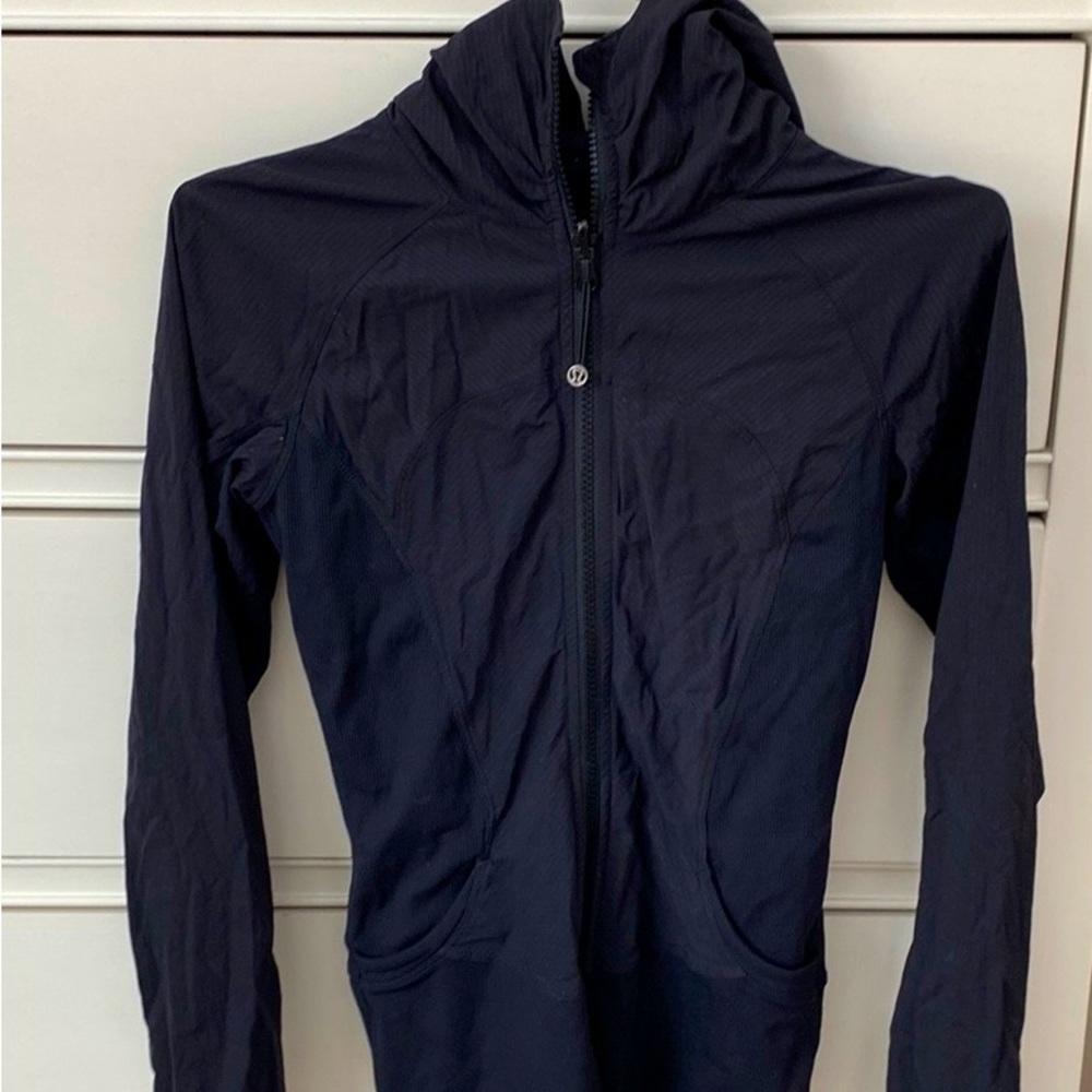 Lululemon reversible jacket. Great condition. Size 2